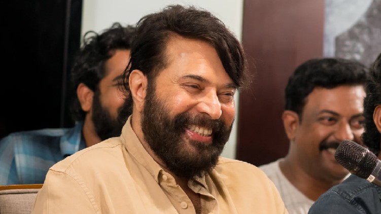 ‘എന്നെ ആദരിക്കാൻ പണച്ചെലവുള്ള പരിപാടി വേണ്ട’; സംസ്ഥാന സർക്കാരിനോട് അഭ്യർത്ഥനയുമായി മമ്മൂട്ടി