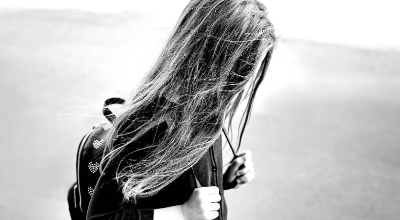 ഇടുക്കിയിൽ അഞ്ചാം ക്ലാസുകാരിയെ തലയ്ക്ക് അടിച്ചു വീഴ്ത്തി ആഭരണങ്ങൾ കവർന്നതായി പരാതി