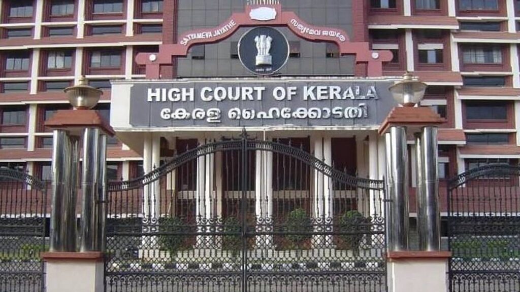ഒരാഴ്ചയ്ക്കകം കുഴിയടക്കണം, കേരളത്തിൽ മാത്രമല്ല ദേശീയ പാതകൾ ഉള്ളത്; കടുത്ത വിമർശനവുമായി ഹൈക്കോടതി