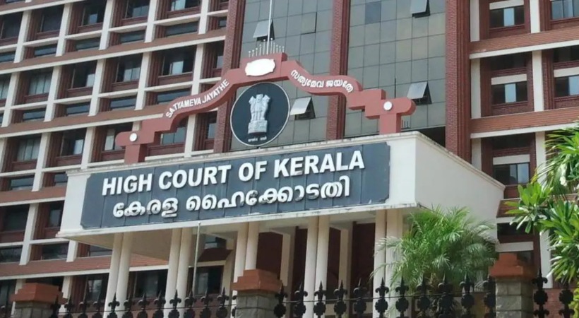 ബാക്ടീരിയ ഉള്ള വെള്ളമാണോ കൊച്ചിക്കാര്‍ കുടിയ്ക്കുന്നത്? റോഡുകള്‍ ബ്രഹ്മപുരം പോലെയായി’; വിമര്‍ശനവുമായി ഹൈക്കോടതി