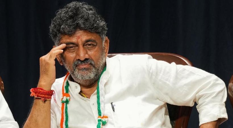 വിരട്ടാനോ ചതിക്കാനോ ഇല്ല, പാര്‍ട്ടി അമ്മയാണ്, മകന് വേണ്ടത് അമ്മ തരും: ഡി കെ ശിവകുമാര്‍