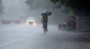<b>സംസ്ഥാനത്ത് ഇന്നും ഒറ്റപ്പെട്ട ശക്തമായ മഴ തുടരുമെന്ന് കാലാവസ്ഥ നിരീക്ഷണ കേന്ദ്രം</b>
