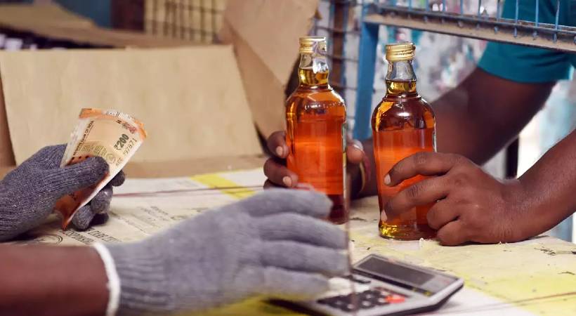 സംസ്ഥാനത്ത് മദ്യ ഉത്പാദനം കൂട്ടും’; പുതിയ മദ്യനയത്തിന് അംഗീകാരം