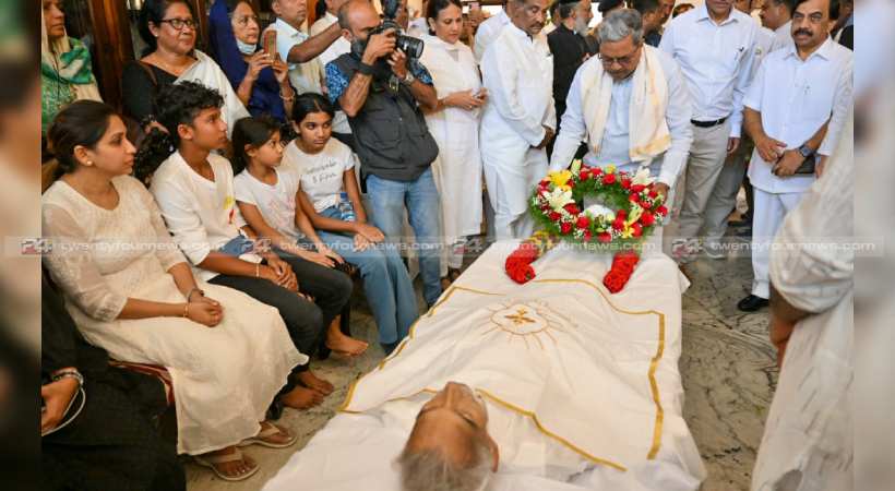 ഉമ്മന്‍ചാണ്ടിയുടെ ഭൗതികശരീരം ഉച്ചയോടെ തിരുവനന്തപുരത്തെത്തിക്കും; പൊതുദര്‍ശനം വൈകിട്ട്