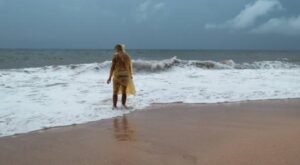 <b>തിരുവനന്തപുരത്ത് ബീച്ചുകളിലേക്കുള്ള പ്രവേശനം നിരോധിച്ചു</b>