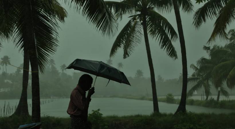 സംസ്ഥാനത്ത് ഇന്ന് അതിശക്തമായ മഴയ്ക്ക് സാധ്യത; 12 ജില്ലകളിൽ മഴ മുന്നറിയിപ്പ്; 3 ജില്ലകളിൽ ഓറഞ്ച് അലർട്ട്