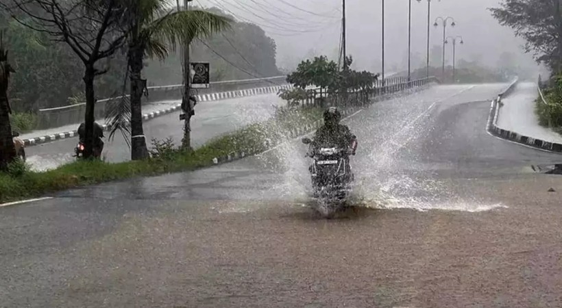 ഇന്നും ശക്തമായ മഴ തുടരും; 9 ജില്ലകളിൽ മഴ മുന്നറിയിപ്പ്; രണ്ട് ജില്ലകളിൽ ഓറഞ്ച് അലേർട്ട്