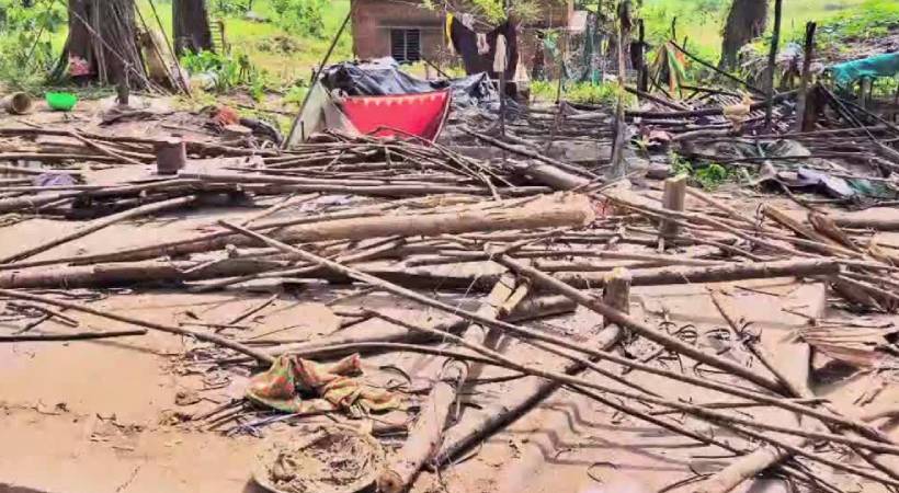 ആദിവാസികളുടെ കുടിൽ പൊളിച്ചു മാറ്റിയ സംഭവം; മനുഷ്യാവകാശ കമ്മിഷൻ കേസെടുത്തു