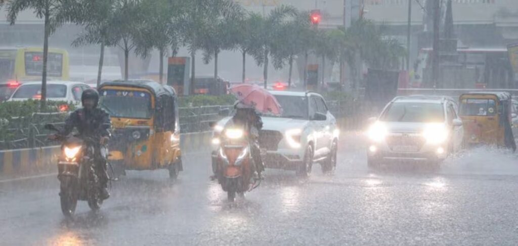 ഫെയ്ഞ്ചൽ ഭീഷണി ഒഴിഞ്ഞു, പക്ഷെ മഴയ്ക്ക് ശമനമില്ല; തമിഴ്‌നാട്ടിൽ രണ്ട് ജില്ലകളിൽ റെഡ് അലേർട്ട്