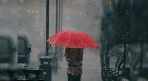 സംസ്ഥാനത്ത് മഴ മുന്നറിയിപ്പിൽ മാറ്റം; 8 ജില്ലകളിൽ റെഡ് അലേർട്ട്