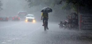 സംസ്ഥാനത്ത് മഴ മുന്നറിയിപ്പിൽ മാറ്റം; നാല് ജില്ലകളിൽ യെല്ലോ അലർട്ട്