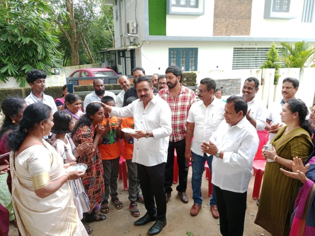 വേൾഡ് പീസ് മിഷന്റെ ചാരിറ്റി ഹൗസിംഗ് പ്രോജക്ട്; ആദ്യ ഭവനം കൈമാറി.