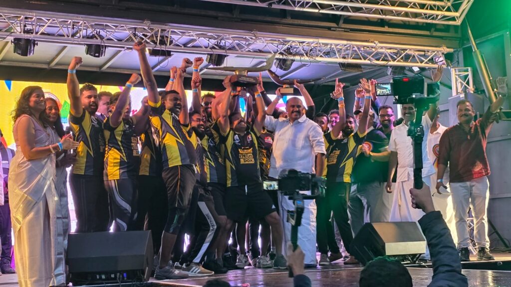 യുക്മ ഫസ്റ്റ് കോൾ കേരളപ്പൂരത്തിന് ആവേശകരമായ പരിസമാപ്തി; 31 ജലരാജാക്കന്മാർ ഇരമ്പിയാർത്ത ആവേശകരമായ മത്സരങ്ങൾക്കൊടുവിൽ ബോൾട്ടൻ കൊമ്പൻ ചാമ്പ്യൻ, രണ്ടാം സ്ഥാനത്ത് എസ് എം എ സാൽഫോർഡ്, മൂന്നാം സ്ഥാനത്ത് ജവഹർ ബോട്ട് ക്ലെബ് ലിവർപൂൾ, നാലാം സ്ഥാനത്ത് സെവൻ സ്റ്റാഴ്‌സ് കൊവെൻട്രി