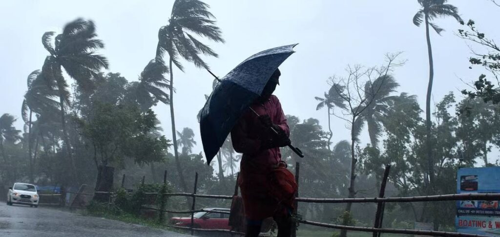 സംസ്ഥാനത്ത് മൂന്ന് ദിവസം മഴ കനക്കും; ഏഴ് ജില്ലകളിൽ ഇന്ന് യെല്ലോ അലേർട്ട്