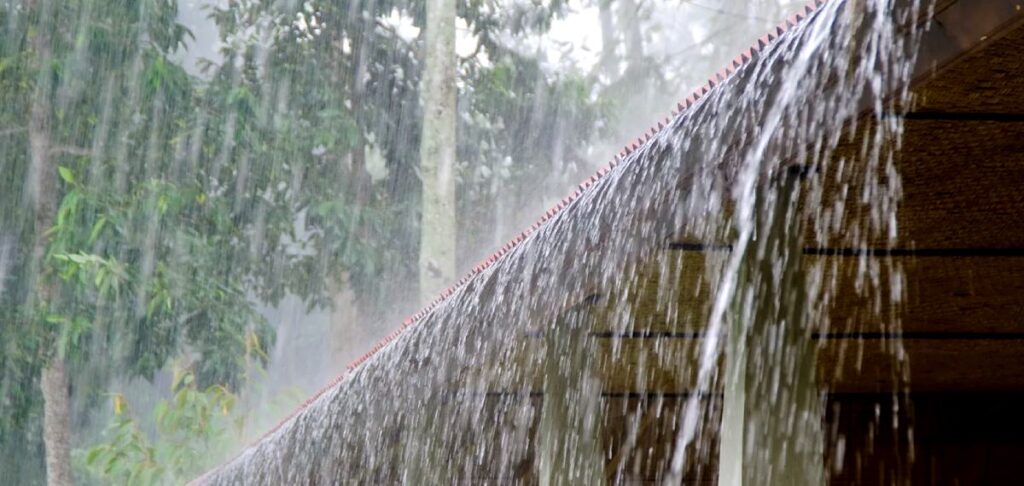 സംസ്ഥാനത്ത് ഒറ്റപ്പെട്ട ശക്തമായ മഴയ്ക്ക് സാധ്യത; രണ്ട് ജില്ലകളിൽ യെല്ലോ അലേർട്ട്