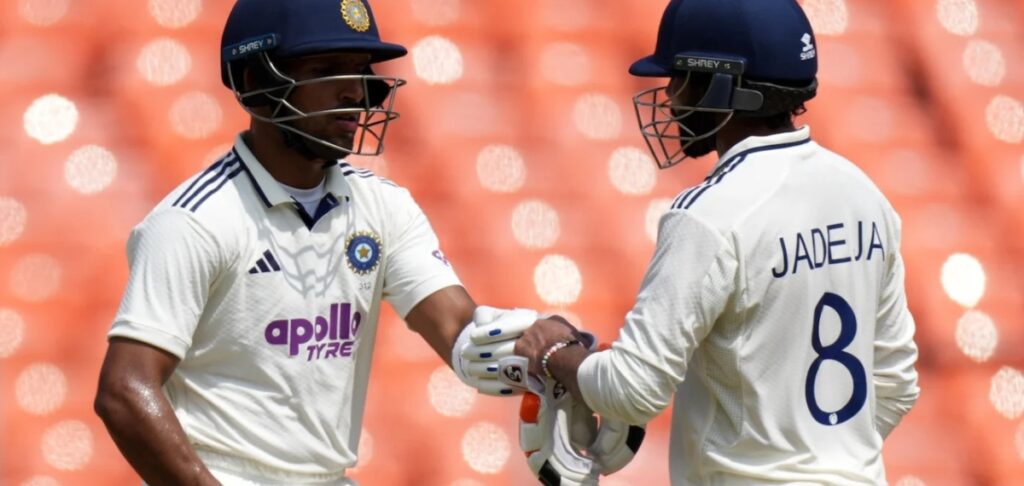 അർധ സെഞ്ച്വറി കടന്ന് ജുറലും ജഡേജയും; വിൻഡീസിനെതിരെ ഇന്ത്യ കൂറ്റൻ ലീഡിലേക്ക്