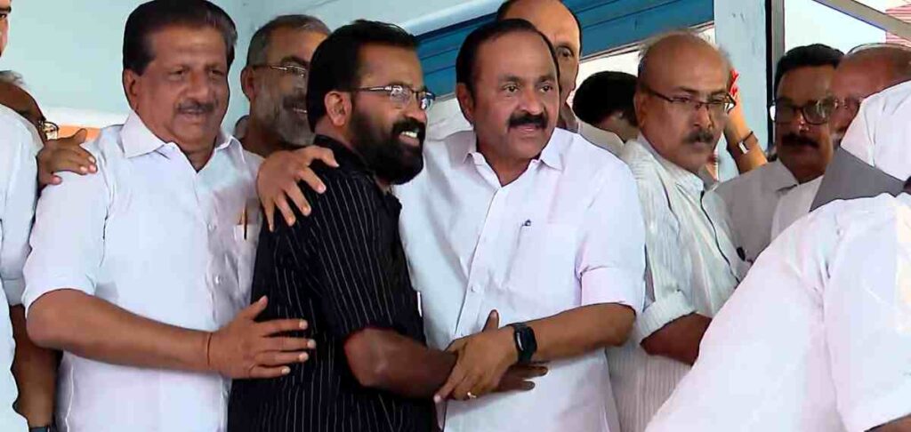 സിപിഐഎം മുന്‍ ബ്രാഞ്ച് സെക്രട്ടറി ഇ കെ രാജന്‍ കോണ്‍ഗ്രസില്‍