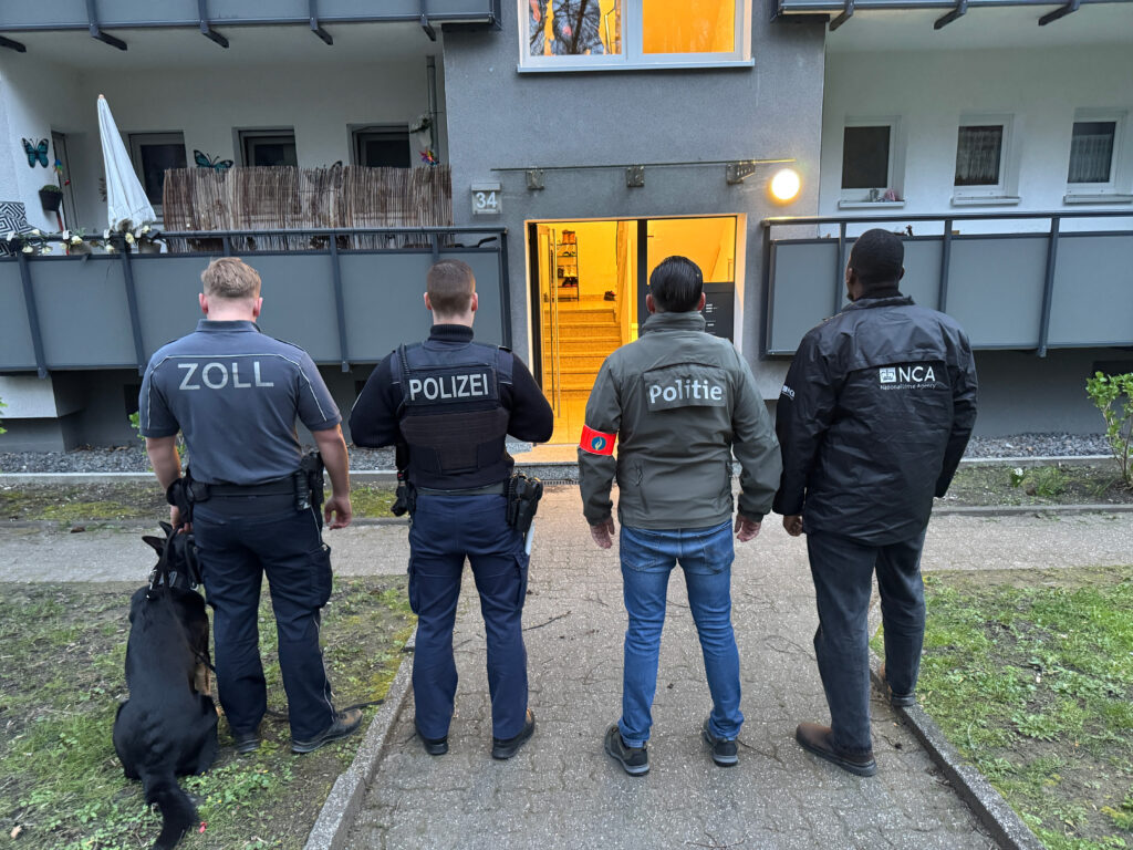 ഇംഗ്ലീഷ് ചാനൽ വഴി ബ്രിട്ടനിലേക്ക് മനുഷ്യക്കടത്ത്; ജർമ്മനിയിൽ നാല് സിറിയൻ പൗരന്മാരെ അറസ്റ്റ് ചെയ്തു.