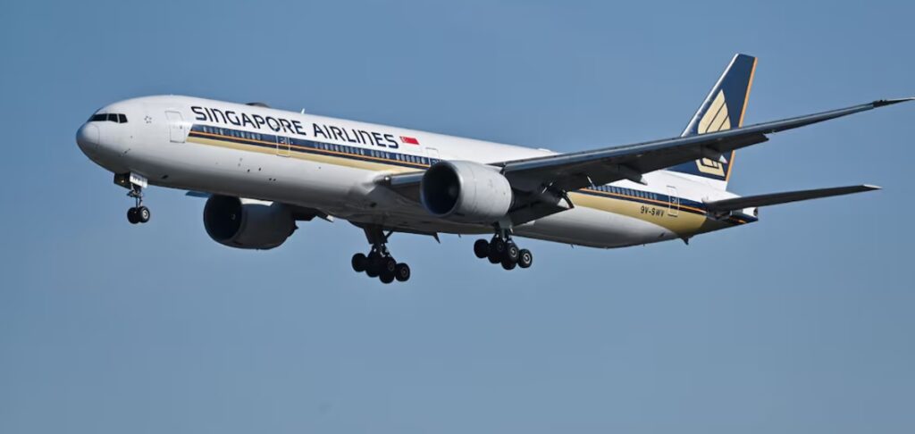 ഭക്ഷണം നൽകുന്നതിനിടെ എയർഹോസ്റ്റസിന് നേരെ ലൈംഗികാതിക്രമം; സിംഗപ്പൂരിൽ ഇന്ത്യൻ പൗരൻ അറസ്റ്റിൽ