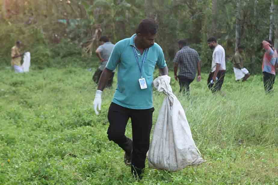 മുണ്ടത്തിക്കോട് അപകടം; അഞ്ച് മൃതദേഹങ്ങൾ പോസ്റ്റ്​മോർട്ടം കഴിഞ്ഞു, നാലുപേരെ തിരിച്ചറിഞ്ഞു; പരിക്കേറ്റ അഞ്ചു പേരുടെ നില ഗുരുതരം