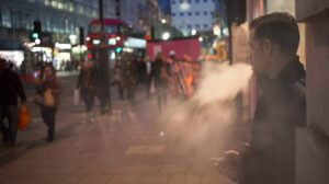 ടുബാക്കോ ആൻഡ് വേപ്സ് ബില്ലിന് പാർലമെന്റിന്റെ അംഗീകാരം; 2027 ജനുവരി മുതൽ പ്രാബല്യത്തിൽ