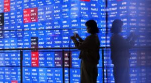 വിപണിക്ക് ആവേശം പകർന്ന് യുദ്ധം അവസാനിപ്പിക്കുമെന്ന ട്രംപിന്റെ പ്രസ്താവന; നില മെച്ചപ്പെടുത്തി രൂപയും