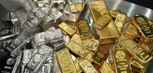 വില വീണ്ടും ഉയരുമോ? സ്വര്‍ണം, വെള്ളി, പ്ലാറ്റിനം ഇറക്കുമതിയില്‍ നിയന്ത്രണങ്ങളുമായി കേന്ദ്രം