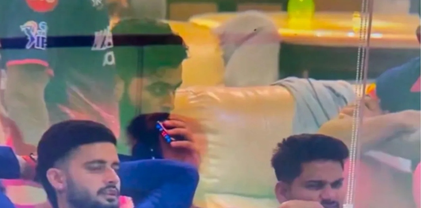 ഐപിഎൽ മത്സരത്തിനിടെ ഡ്രസിങ് റൂമിൽ പുകവലി; റിയാൻ പരാഗിന് പിഴ ശിക്ഷ