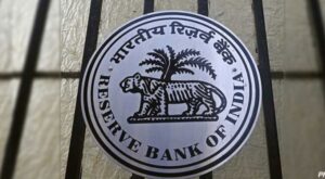 അടിസ്ഥാന നിരക്കുകളില്‍ മാറ്റമില്ല; ഭൗമരാഷ്ട്രീയ അനിശ്ചിതത്വങ്ങള്‍ക്കിടെ ജാഗ്രതയോടെ ധനനയം പ്രഖ്യാപിച്...