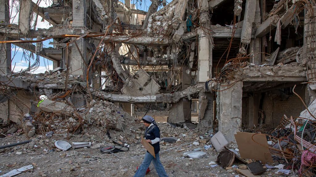 ഇന്ത്യക്കാർ ഉടൻ ഇറാൻ വിടണം! വെടിനിർത്തലിന് ശേഷവും അതിവേഗം രാജ്യം വിടാൻ മുന്നറിയിപ്പുമായി ഇന്ത്യൻ എംബസി