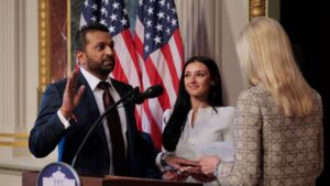 കാഷ് പട്ടേലിന്റെ കാമുകിക്ക് സര്‍ക്കാര്‍ സുരക്ഷയും സൗകര്യങ്ങളും; റിപ്പോര്‍ട്ടര്‍ക്കെതിരെ എഫ്ബിഐ അന്വേ...