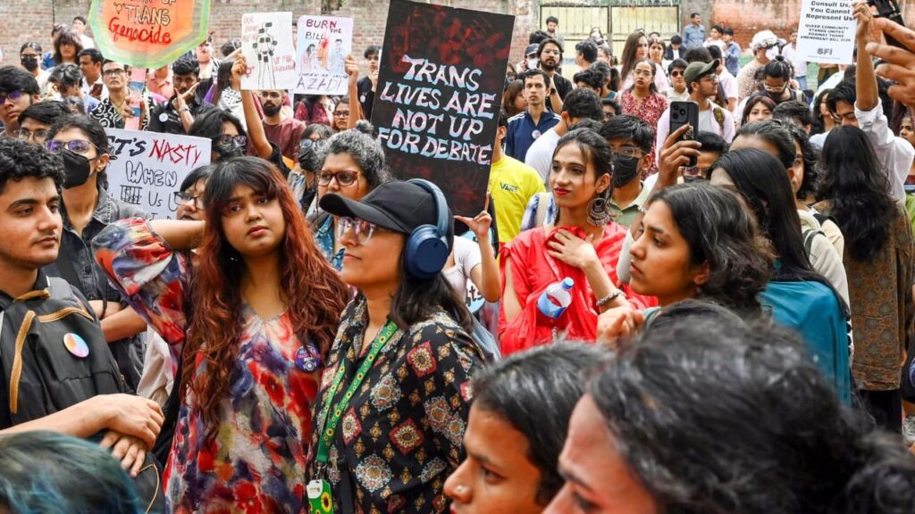 അവകാശങ്ങൾ നിഷേധിക്കപ്പെടും, ഹൈക്കോടതയിൽ ഹർജിയുമായി ട്രാൻസ്ജെൻഡർ വ്യക്തികൾ, നിയമഭേദഗതി തള്ളണമെന്ന് ആവശ്യം