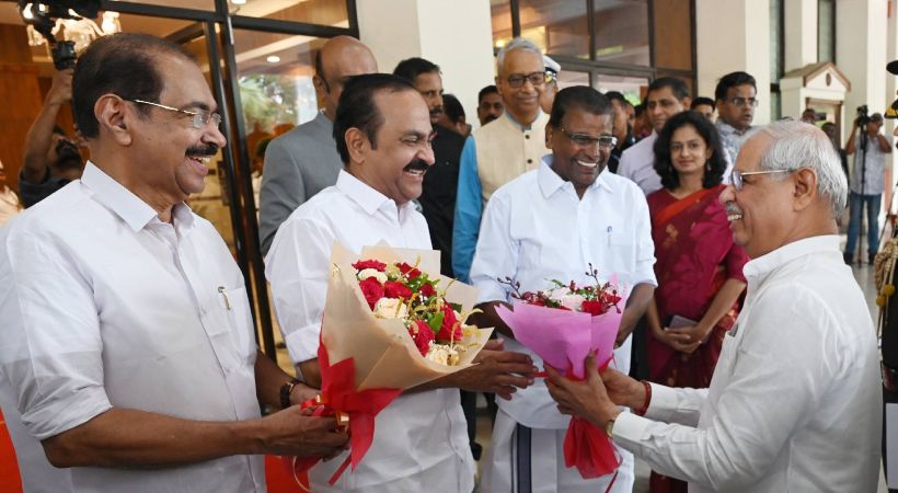 ‘വന്ദേ മാതരം മുഴുവനായും ആലപിക്കണമെന്നതാണ് പ്രോട്ടോക്കോള്‍ അതുണ്ടായില്ല’; അതൃപ്തി പരസ്യമാക്കി ഗവര്‍ണര്‍