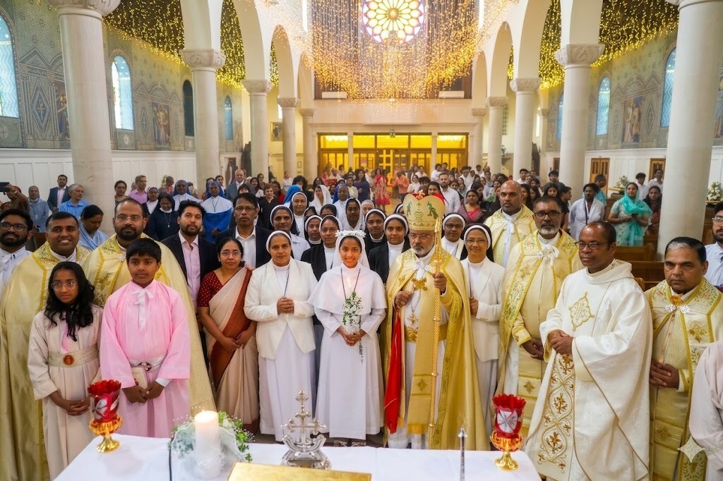 ഗ്രേറ്റ് ബ്രിട്ടൻ രൂപതക്കും തിരുഹൃദയ സന്യാസിനി സമൂഹത്തിനും ഇത് അഭിമാന നിമിഷം രൂപതയിൽ നിന്നുള്ള ആദ്യ സന്യാസിനിയായി സിസ്റ്റർ ക്രിസ്റ്റി മരിയ എസ് എച്ച്