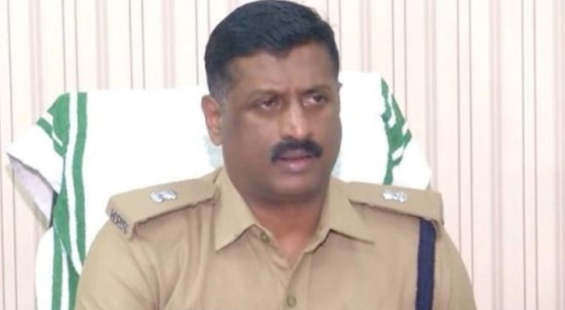 തമിഴ് നാട്ടിൽ കൂട്ടബലാത്സംഗം; യുവതിയെ ജോലി വാഗ്ദാനം ചെയ്ത് പീഡിപ്പിച്ചു; രണ്ട് തമിഴക വെട്രി കഴകം ഭാരവാഹികൾ അറസ്റ്റിൽ