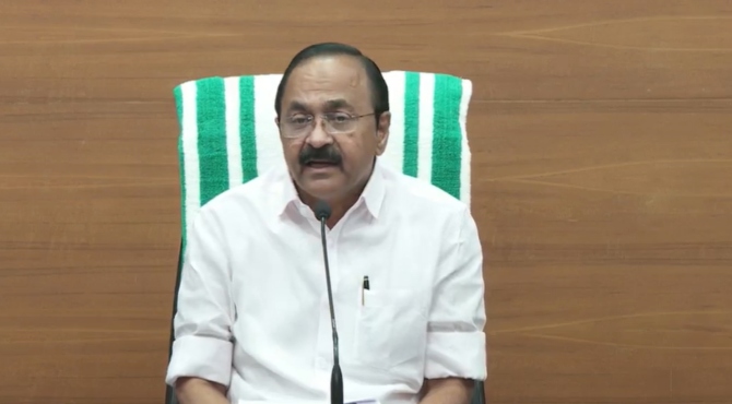 മുൻ സർക്കാർ പണം വാങ്ങി; പി എം ശ്രീയില്‍ കേരളം പങ്കാളിയാണ്, മുഖ്യമന്ത്രി വി ഡി സതീശൻ