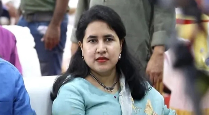 സിഎംആര്‍എല്‍- എക്‌സാലോജിക് ഇടപാട്: ഇ ഡി അന്വേഷണം തുടരാം; ഹൈക്കോടതി സിംഗിള്‍ ബെഞ്ച് ഉത്തരവിന് സ്റ്റേ ഇല്ല