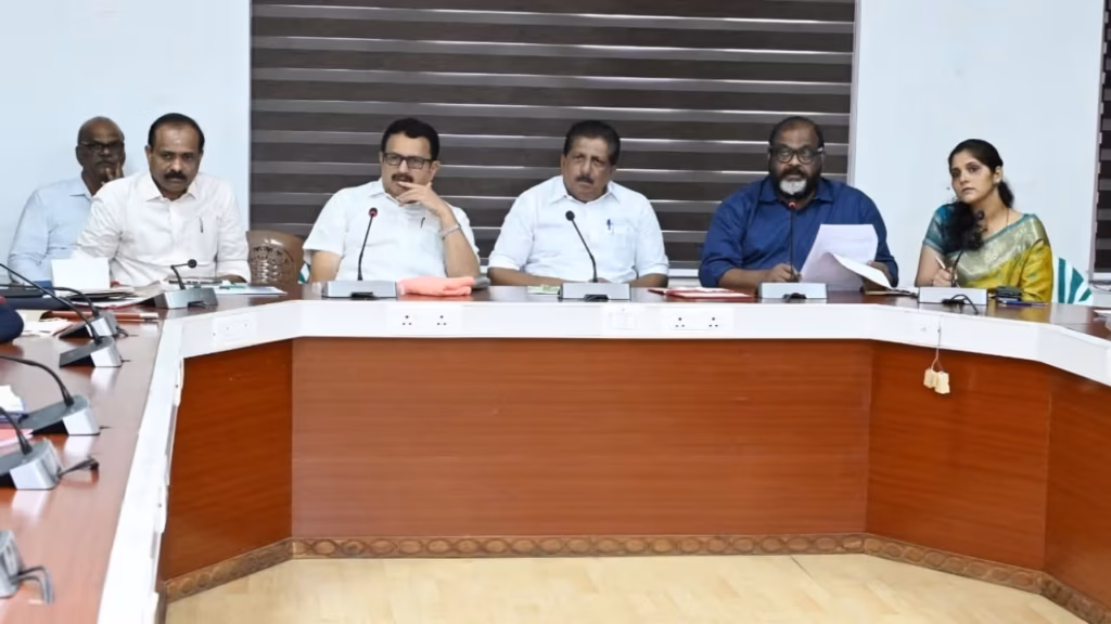 തിരുവനന്തപുരം കോർപറേഷന് തലവേദനയായ പ്രശ്നം പരിഹരിക്കാൻ മന്ത്രിമാരുടെ ഇടപെടൽ; കുടിവെള്ള-വെള്ളക്കെട്ട് പ്രശ്നങ്ങൾക്ക് പരിഹാരം കാണാൻ നീക്കം