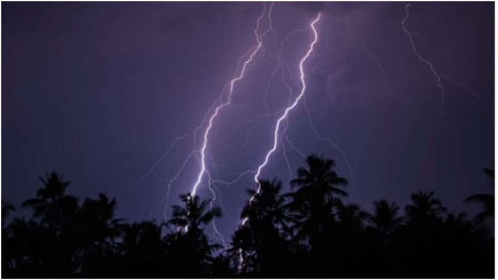 ചക്രവാതച്ചുഴിയും ന്യൂനമർദ സാധ്യതയും; കേരളത്തിൽ ഇടിമിന്നലോടെ മഴക്കും 50 കി.മി വേഗതിയിൽ കാറ്റിനും സാധ്യത, മുന്നറിയിപ്പ്