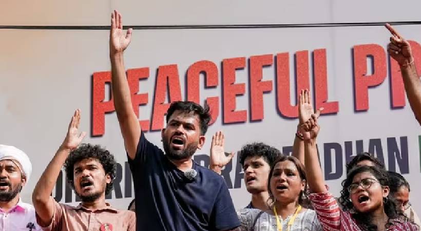 രാജ്യത്തെ യുവതയെ സർക്കാർ വഞ്ചിച്ചു’; ഡൽഹിയിൽ വീണ്ടും പ്രതിഷേധം പ്രഖ്യാപിച്ച് കോക്രോച്ച് ജനതാ പാർട്ടി