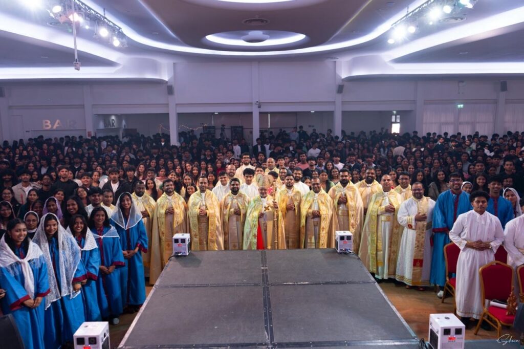 യുവത്വത്തിന്റെ വിശ്വാസ പ്രഘോഷണ വേദിയായി ഗ്രേറ്റ് ബ്രിട്ടൻ രൂപത  യുവജന സംഗമം ഹന്ദൂസ 2026