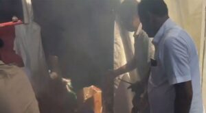കര്ണാടകയില് ഫ്രിഡ്ജ് പൊട്ടിത്തെറിച്ച് ഒരു കുടുംബത്തിലെ നാലുപേര് മരിച്ചു; രണ്ട് പേര്ക്ക് പരുക്ക്