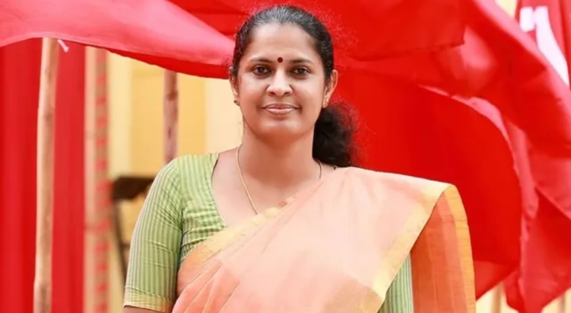ഒരു കരയിൽ നിന്നും മറു കരയിൽ എത്താൻ സഹായിച്ചതിനെ ജീവിതകാലം മുഴുവൻ ചുമന്ന് നടക്കേണ്ടതില്ല’; നേതൃത്വത്തിനെതിരെ അസംതൃപ്തി പരസ്യമാക്കി പി പി ദിവ്യ
